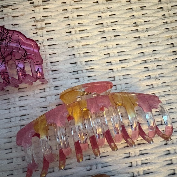Stylish Women  Hair Claw Clip Set - Pink, Yellow, Brown - Picture 3 of 6